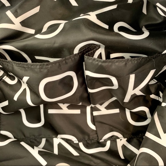 KOKO Large Zip Tote - Picture 10 of 12